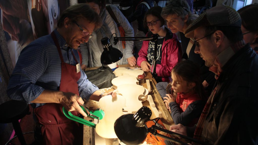 Dall-armonia-del-legno-al-suono-Rosetum